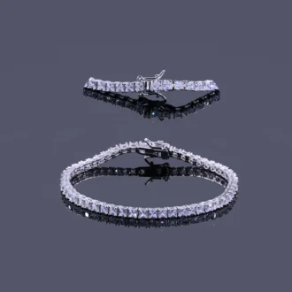 צמידי טניס כסף מבריקים, עם אבני חן מנצנצות, מותאמים לסיטונאות תכשיטים משובחים.