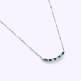 שרשרת כסף עם תליונים ירוקים וכסופים, מתאימה לתכשיטים בסיטונאות.