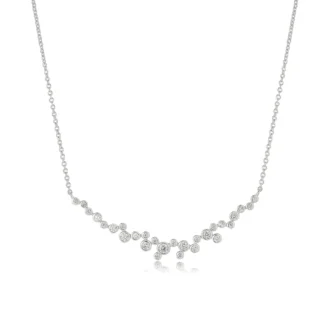 שרשרת כסף עדינה עם תליון מעוגל, מושלמת לסיטונאות תכשיטים בסגנון אלגנטי.