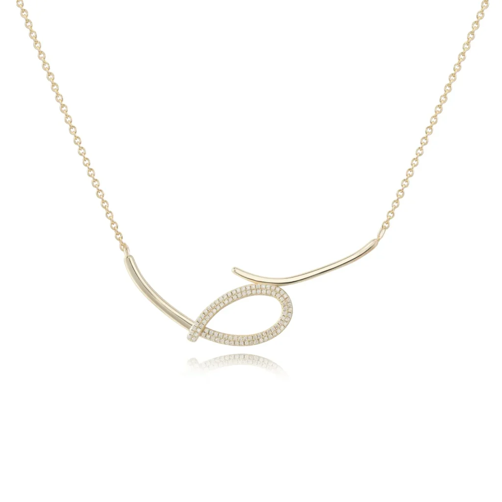 שרשרת עדינה עם תליון מעוגל, מעוטרת באבני זירקון, מתאימה לתכשיטים בסיטונאות.