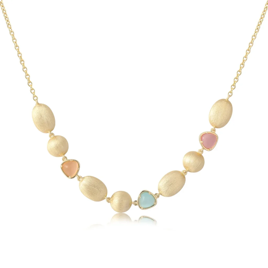 שרשרת זהב עם חרוזים צבעוניים בצורות לב, תכשיטים בסיטונאות לאירועים מיוחדים.